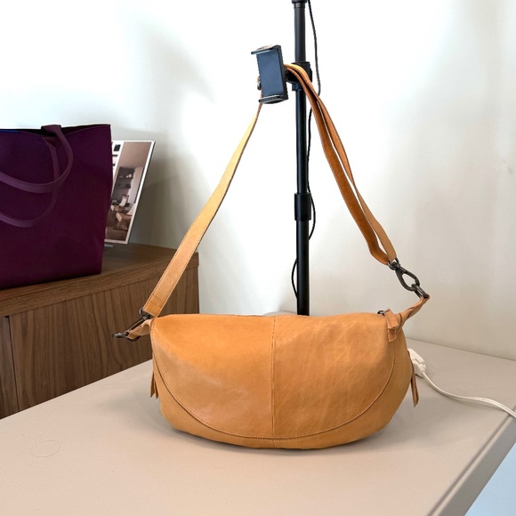Latico Callie Sling Bag - Picture 4 of 8